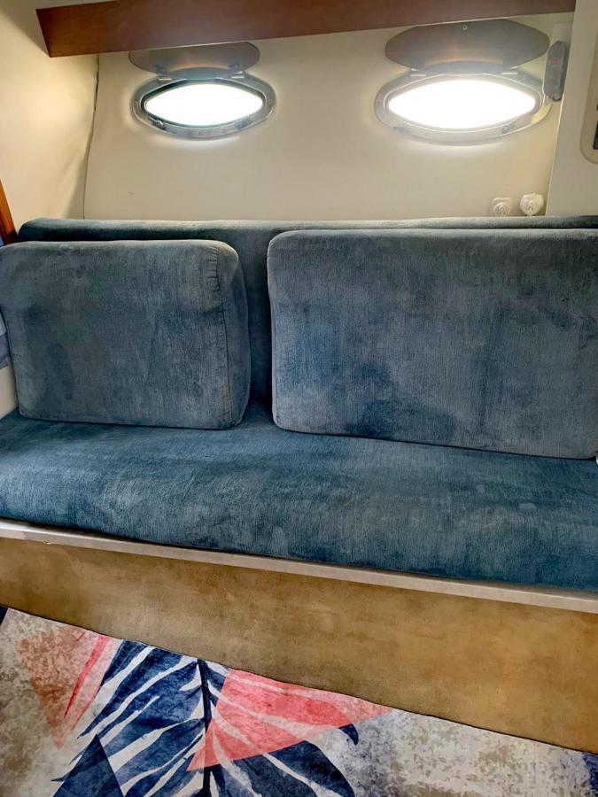Cozy Private Two Rooms Yacht In Barcelona With Free Parking Sant Adrià de Besòs Eksteriør billede