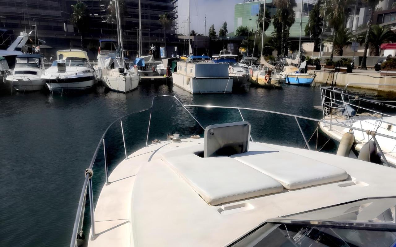 Cozy Private Two Rooms Yacht In Barcelona With Free Parking Sant Adrià de Besòs Eksteriør billede